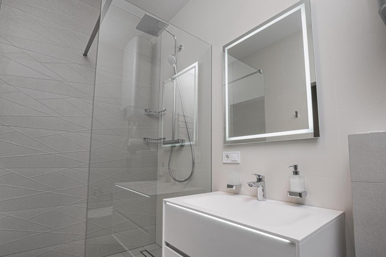 Pearl 45 Panoramic Sea View Apartment Odessa Esterno foto